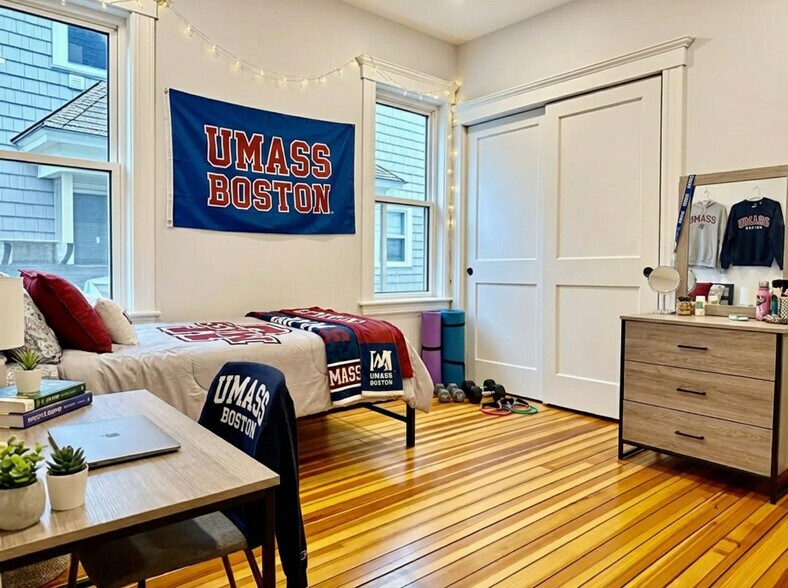 Building Photo - 24 Dawes St