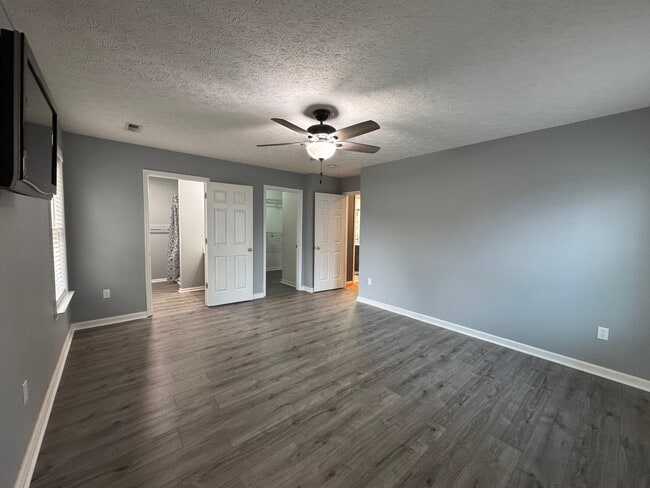 Building Photo - 42 Lodge Rd