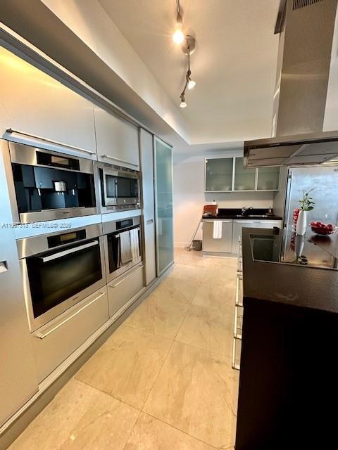 Building Photo - 18201 Collins Ave