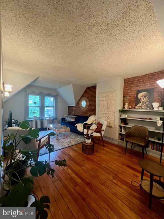 Building Photo - 1507 W 14th St