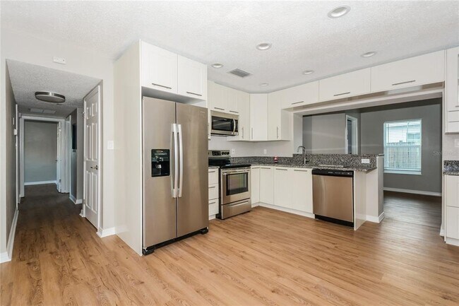 Building Photo - 2804 W Nassau St