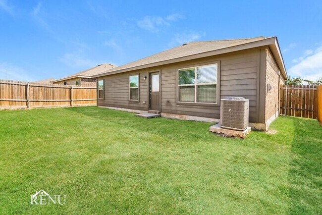 Building Photo - 136 Holster Holw Rd