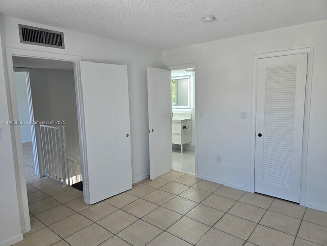 Building Photo - 12352 SW 18th Terrace
