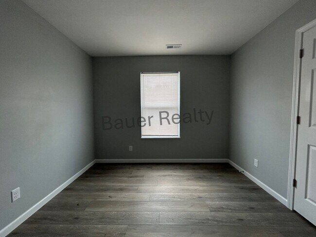 Building Photo - jv223