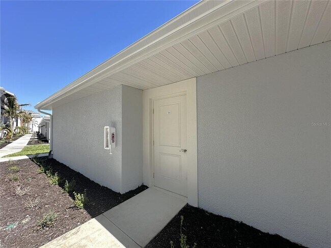 Building Photo - 14231 Heritage Landing Blvd