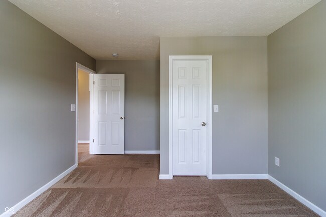 Building Photo - 856 Adena Ln