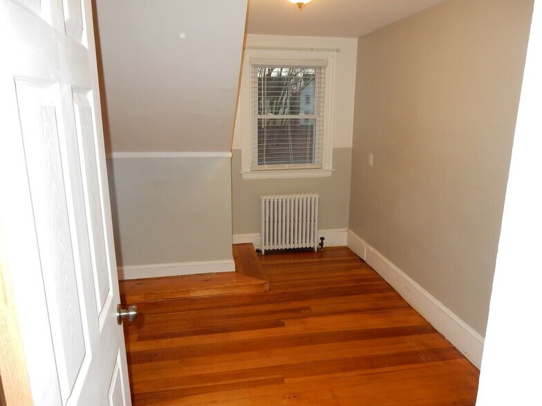 Building Photo - 12 Melcher Ct