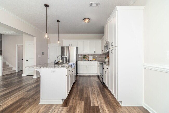Building Photo - 4831 Fairmont Dr