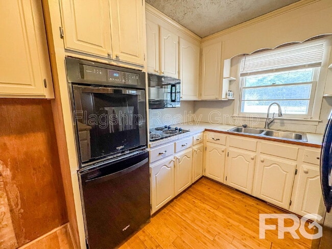 Building Photo - 124 Grant Dr