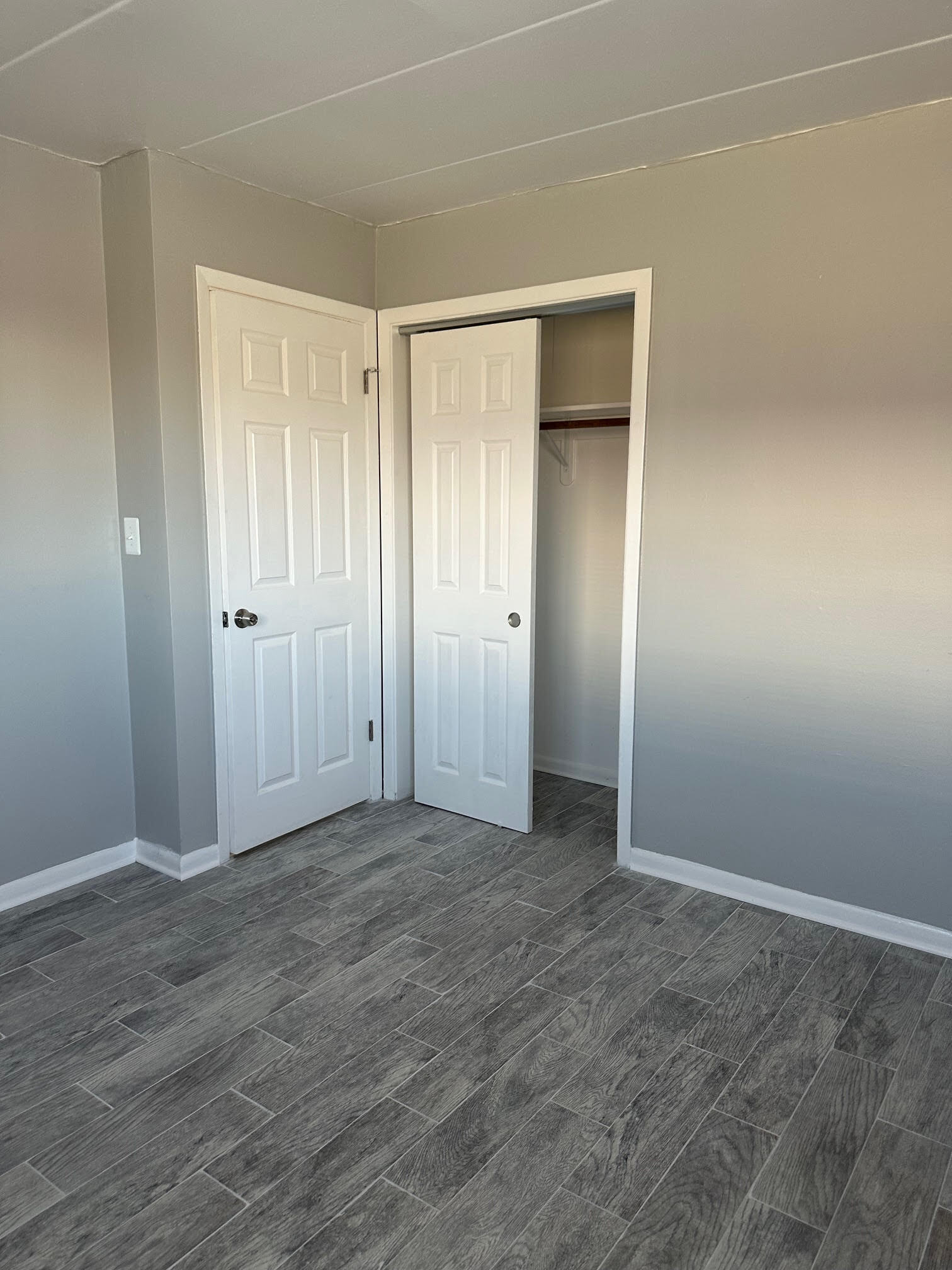 Building Photo - 1400 Carol St