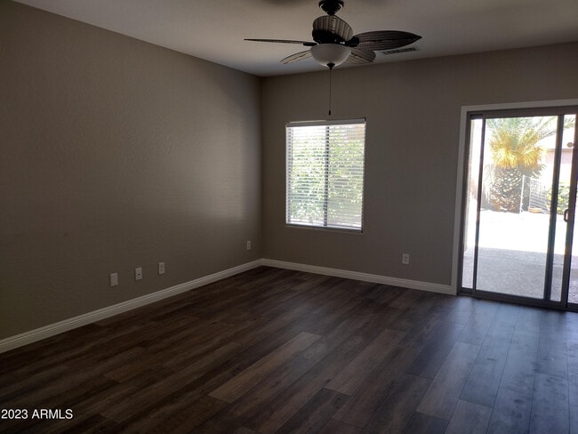 Building Photo - 466 E Yellow Wood Ave