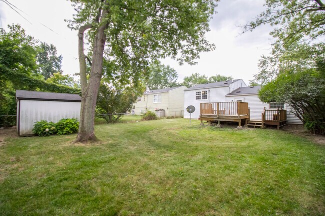 Building Photo - 437 S Haven Rd