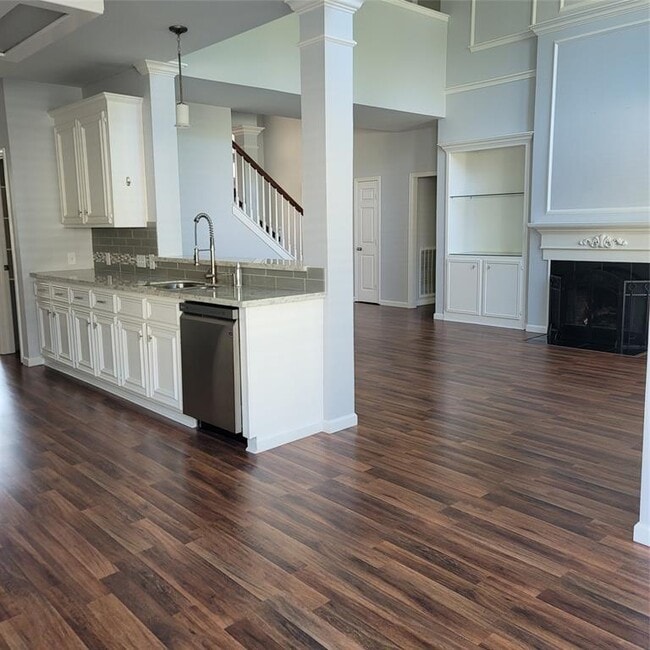 Building Photo - 11406 Lakewood Cove