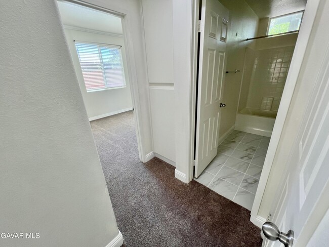 Building Photo - 4564 Jewel Dr