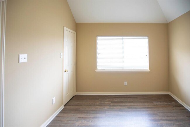 Building Photo - 6415 Coley Park