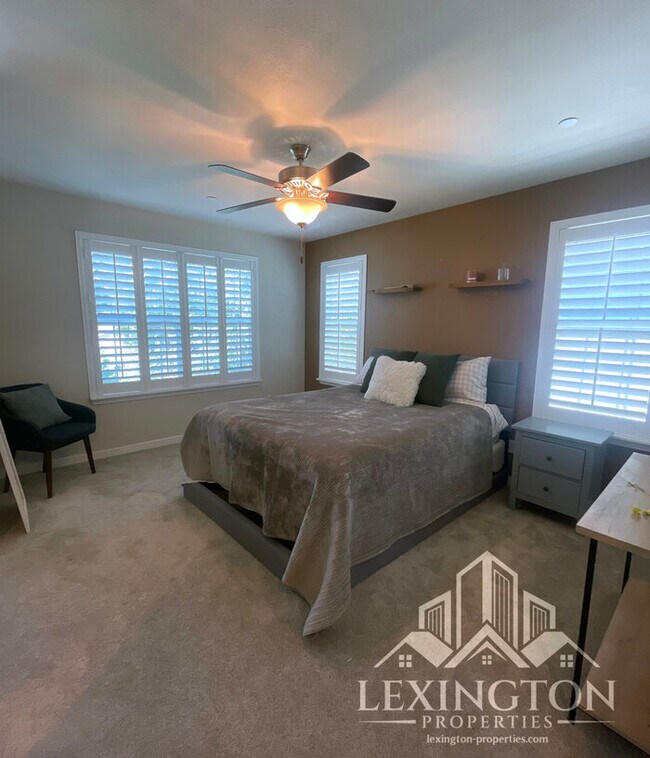 Building Photo - Modern Roseville Living – 3 Bed | 2.5 Bath |