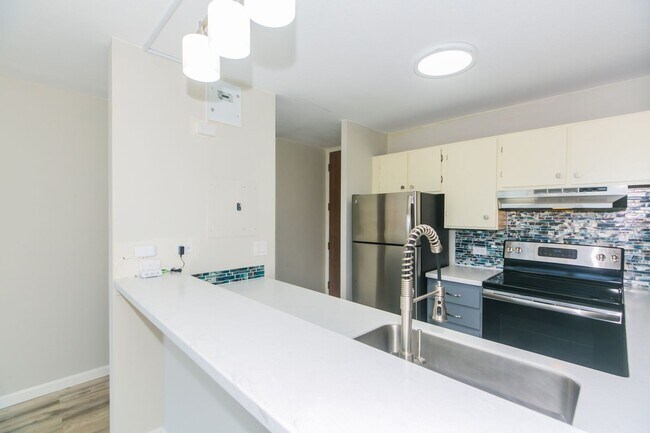 Building Photo - 98-410 Koauka Loop #14B