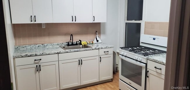 Building Photo - 86-33 76th St