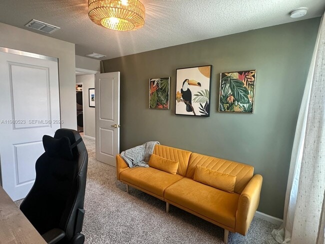 Building Photo - 5689 Mentmore Dr