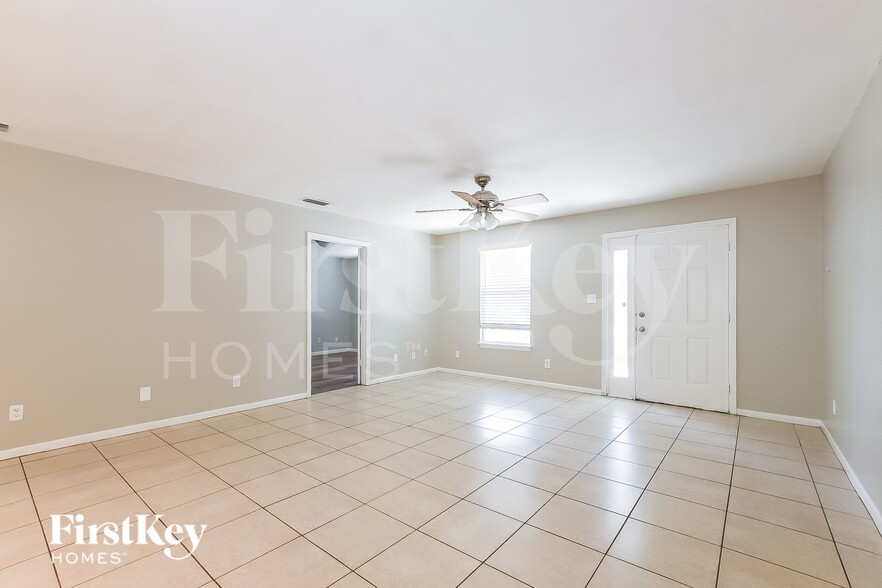 Building Photo - 614 Huey St