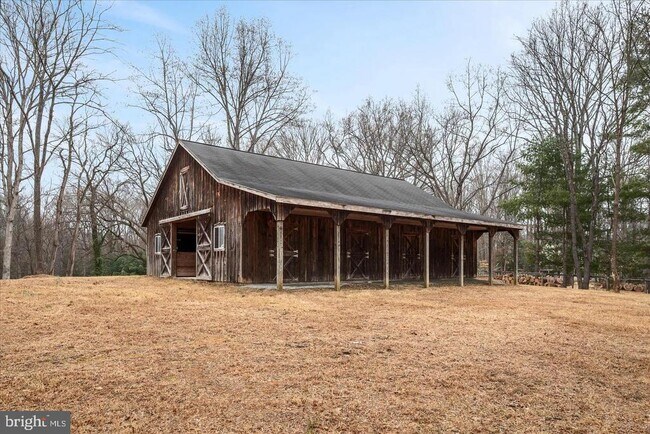Building Photo - 9036 Jeffery Rd