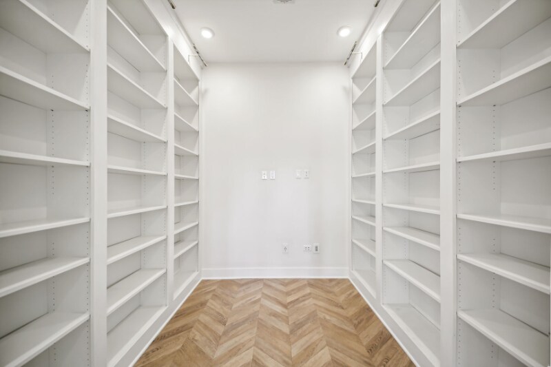 Building Photo - 2012 D St NE