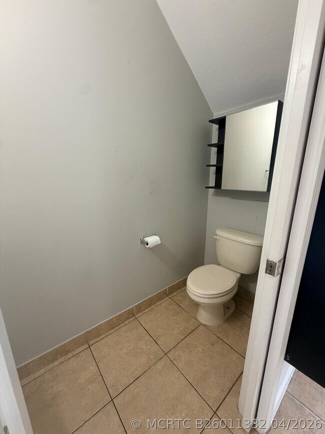 Building Photo - 7644 Foxcroft Ln