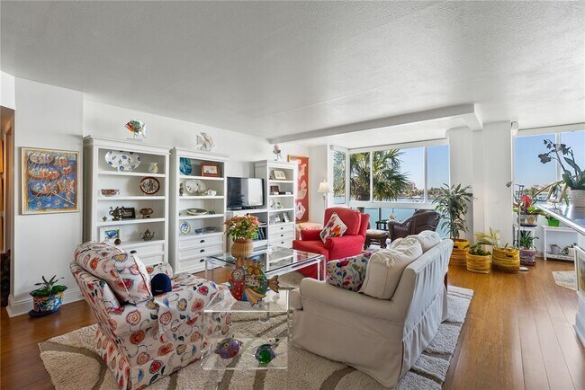 Building Photo - 644 Island Way