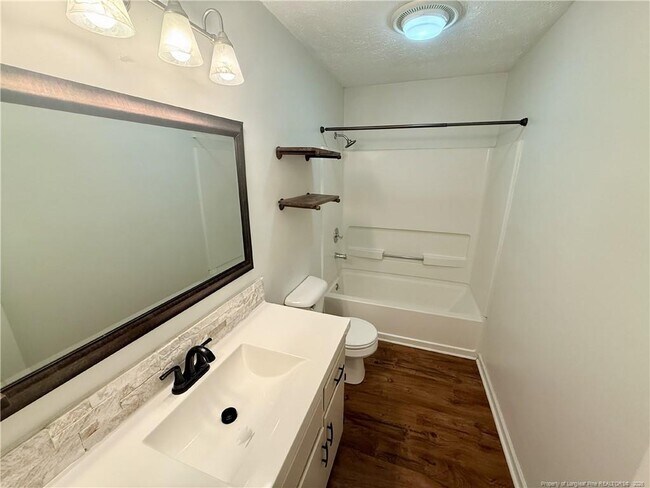 Building Photo - 146 Greentree Dr