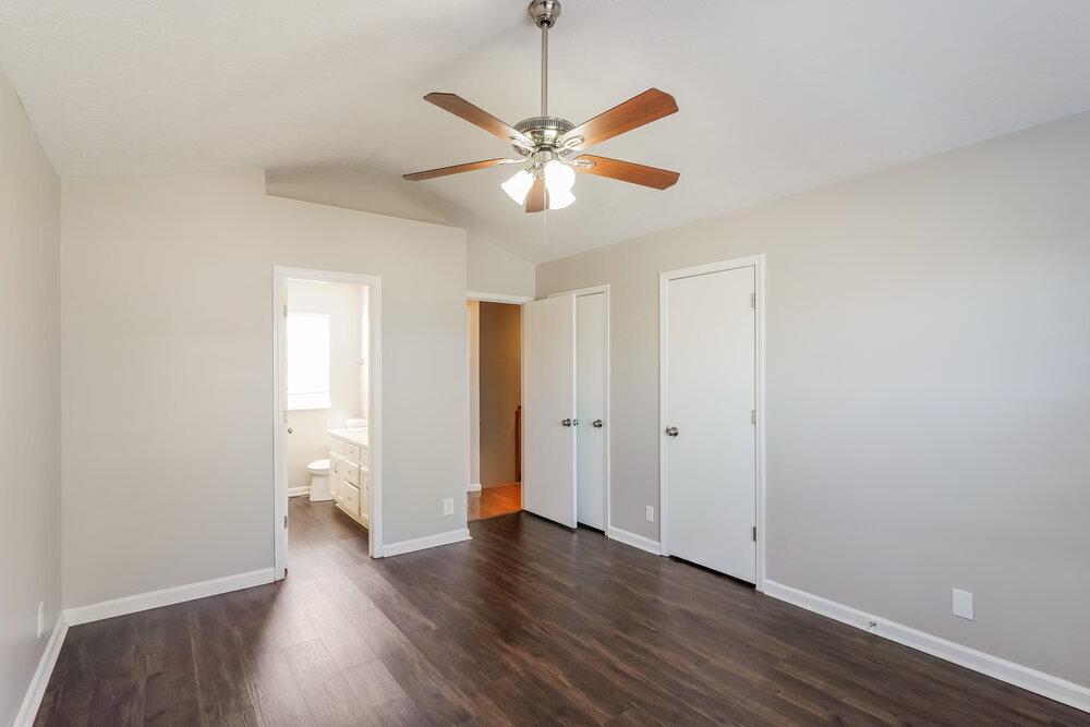 Building Photo - 901 Bexhill Ct S