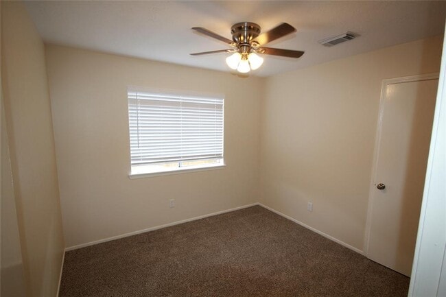 Building Photo - 22138 Birch Valley Dr