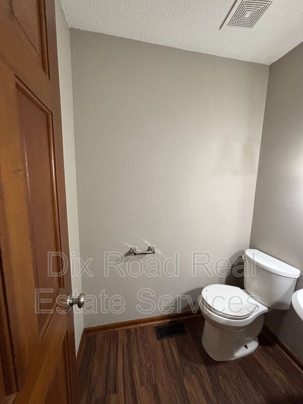 Building Photo - 4537 Rosewood Ct