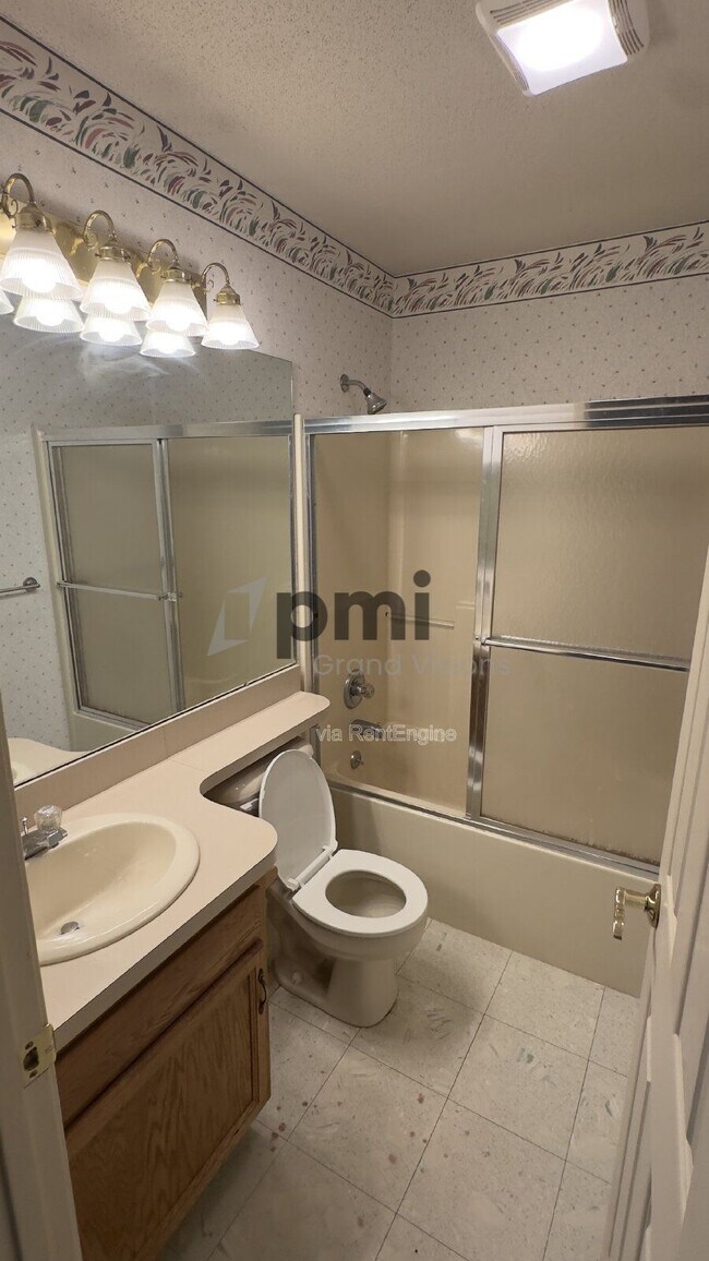 Building Photo - 1306 Arthur Ave