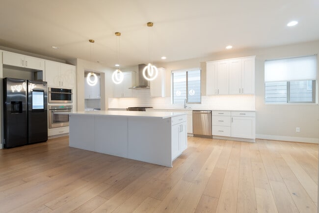 Building Photo - 4077 233rd Pl SE