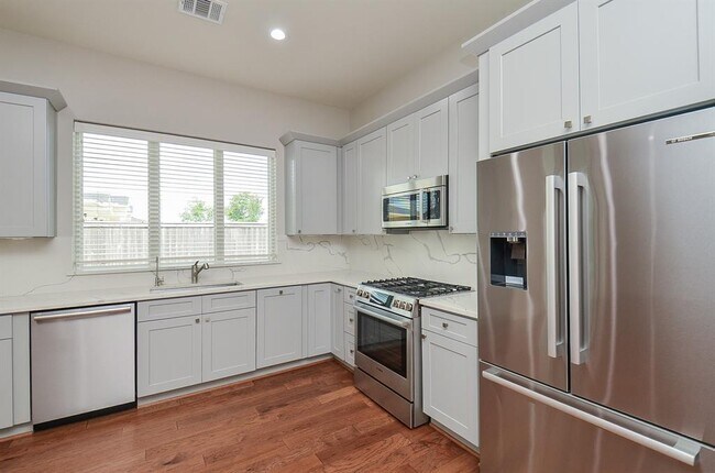 Building Photo - 18526 Bridgeway Ln