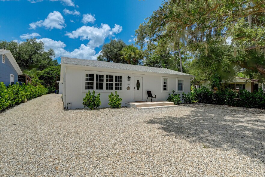 Building Photo - 27250 Shriver Ave