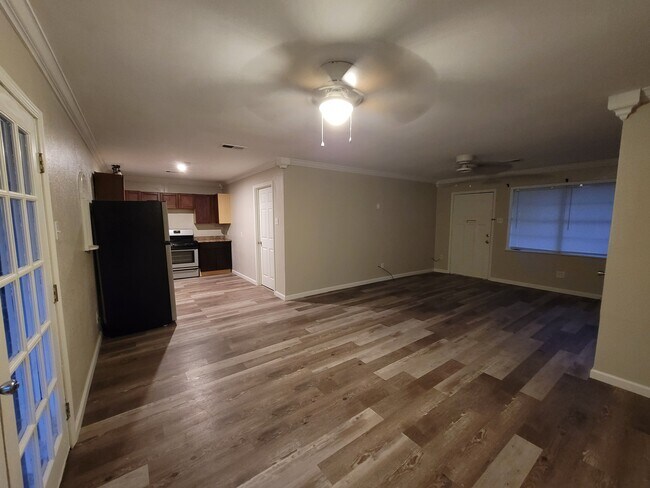 Building Photo - 805 Lamar St