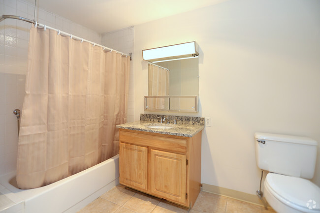 2BD Bathroom - Atrium On Commonwealth