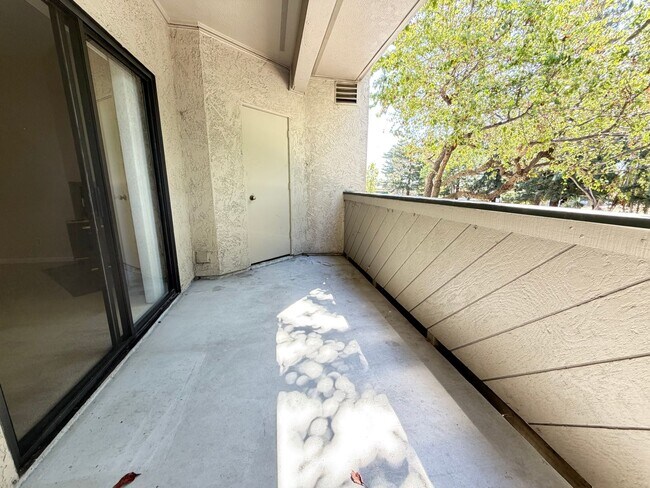 Building Photo - 25938 Kay Ave