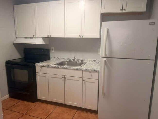 Building Photo - 314 Douglass Ave