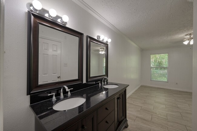 Building Photo - 25747 Timber Lakes Dr