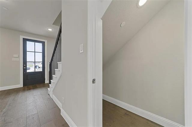 Building Photo - 1964 Sweetwater Ln