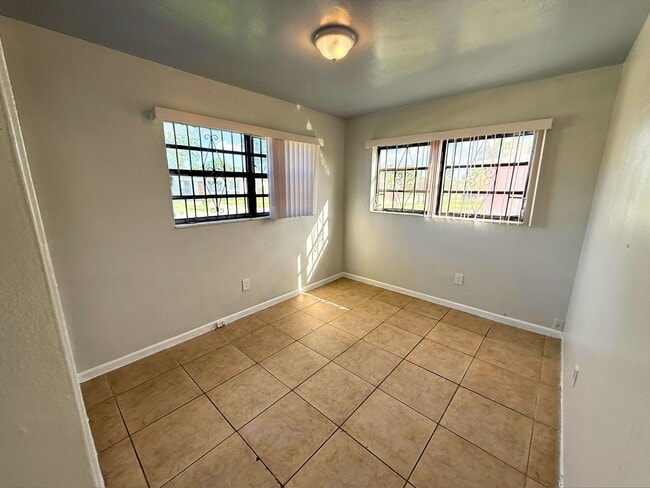 Building Photo - 20520 NW 24th Ct