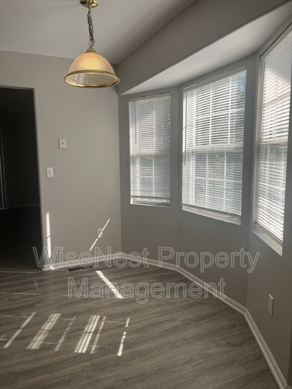 Building Photo - 8203 Woodson Dr