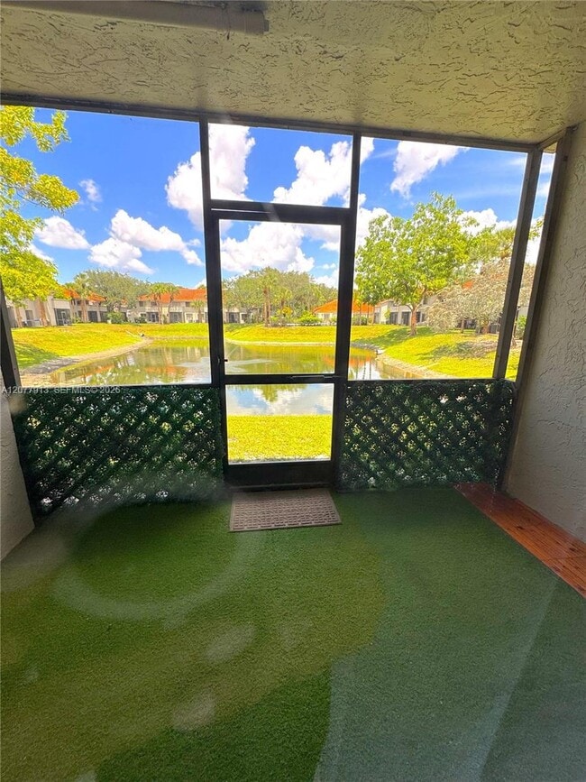Building Photo - 3252 Coral Lake Ln