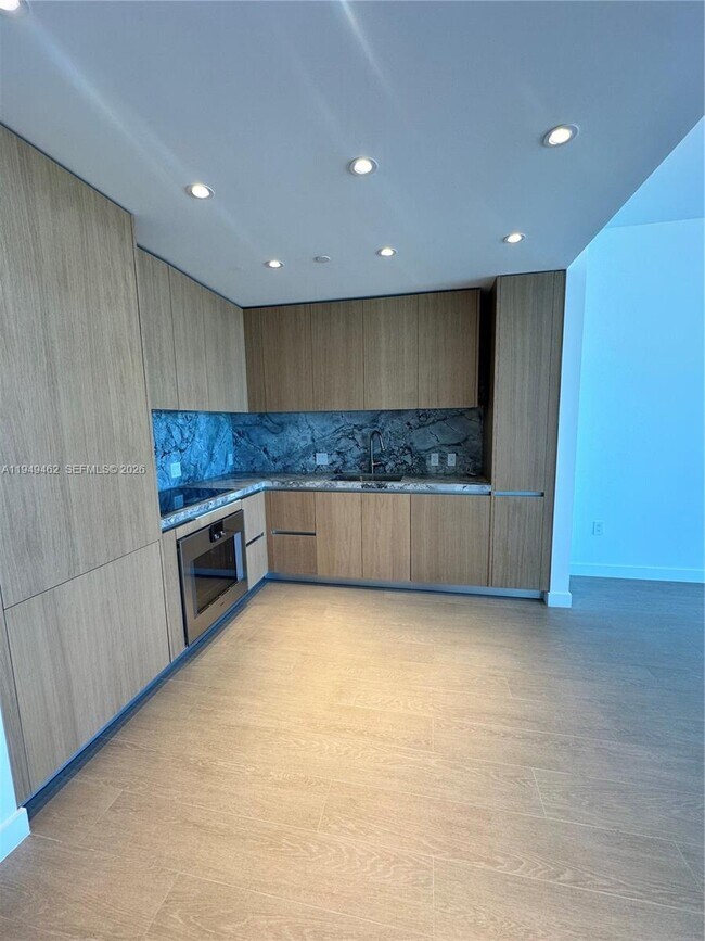 Building Photo - 500 Alton Rd