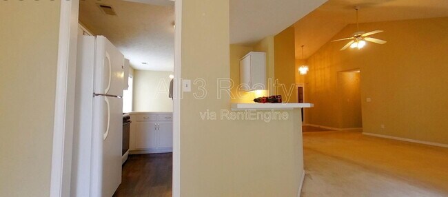 Building Photo - 133 Harbour Lake Dr