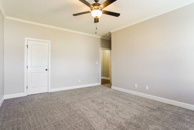 Building Photo - 56 Oakton Dr