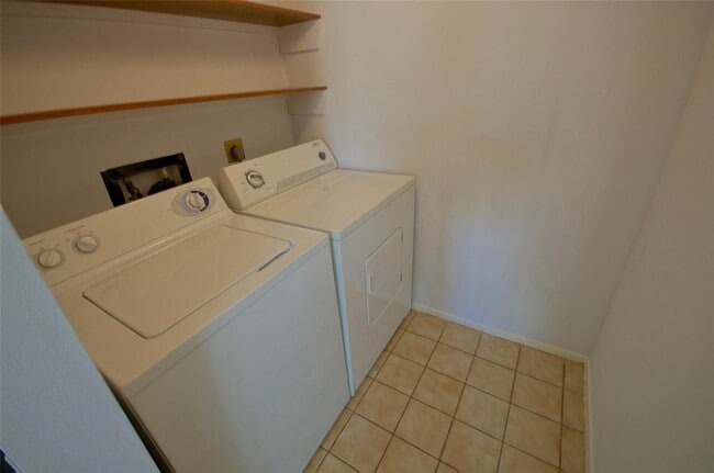 Building Photo - 10326 Cook Rd