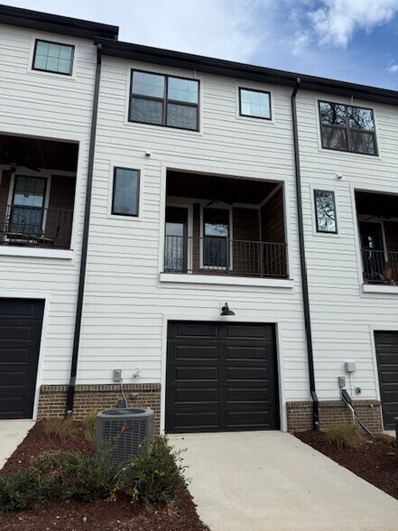 Building Photo - 3 Saco St